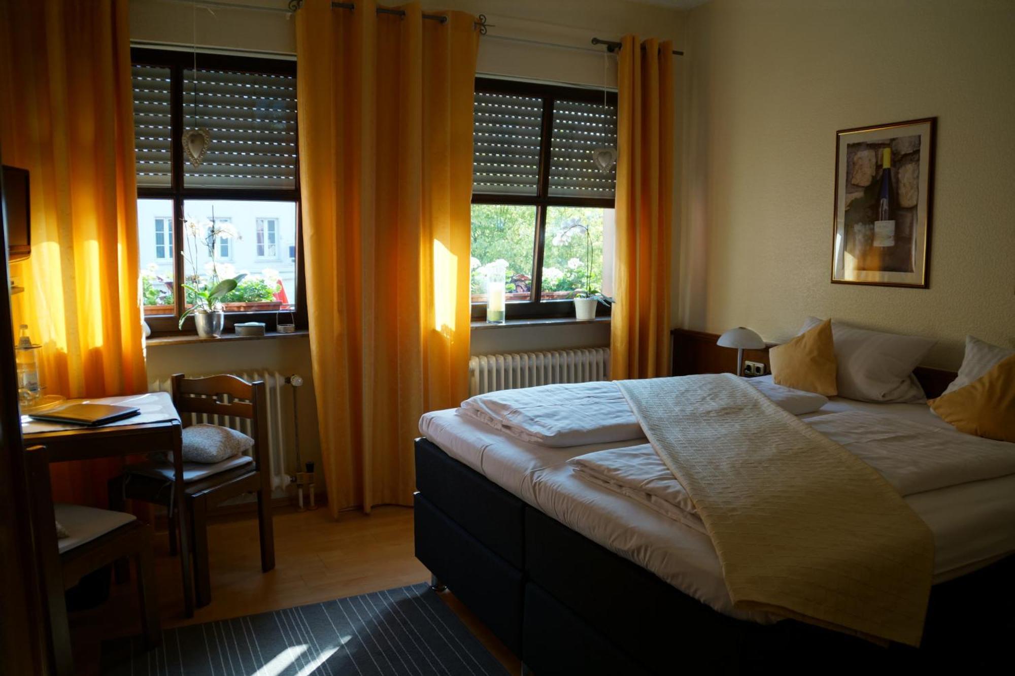 Hotel Restaurant Zunftstube Saarburg Room photo